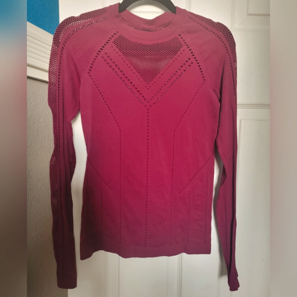 Athleta long sleeve mesh top Size Small